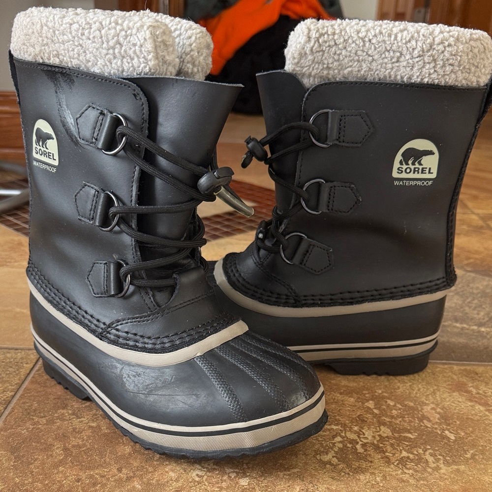 Sorel Black and Cream Insulated Boots